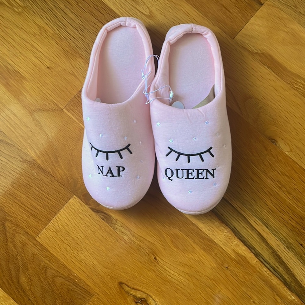 Ladies slippers